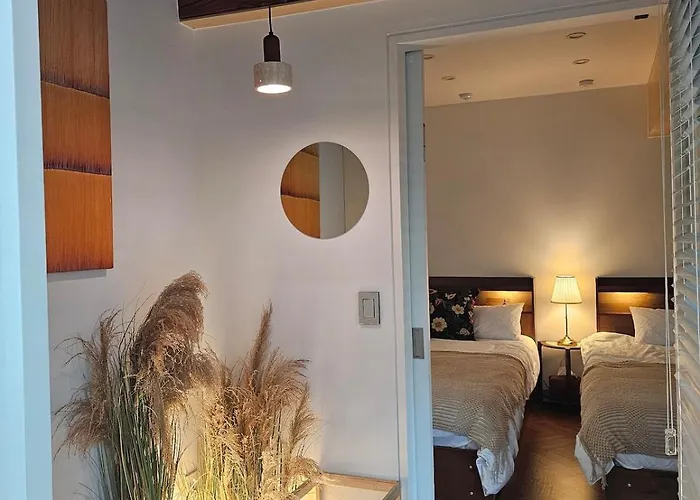 度假居 Jongno Hanok Family 3 2 Bathrooms Dongmyo Ddp Urban Relaxation Gyeongbokgung Palace Modern Hanok Spacious Deck Free Luggage Storage