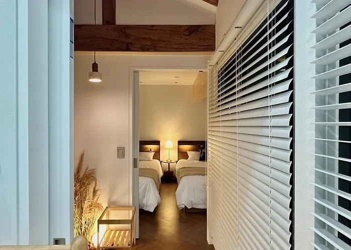 Jongno Hanok Family 3 2 Bathrooms Dongmyo Ddp Urban Relaxation Gyeongbokgung Palace Modern Hanok Spacious Deck Free Luggage Storage * 首爾