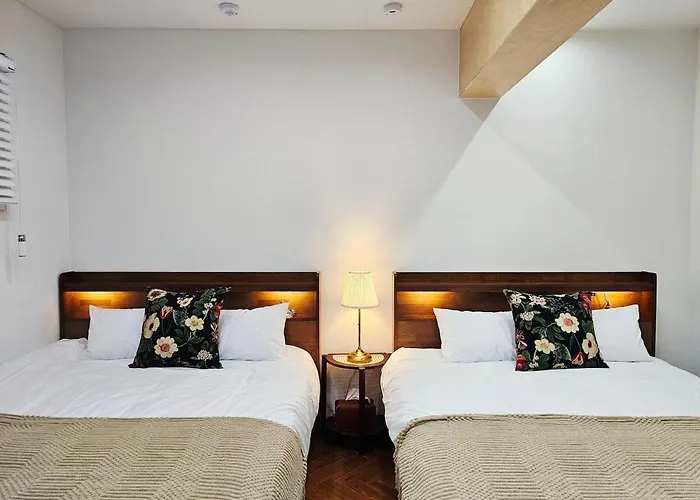 Jongno Hanok Family 3 2 Bathrooms Dongmyo Ddp Urban Relaxation Gyeongbokgung Palace Modern Hanok Spacious Deck Free Luggage Storage 度假居