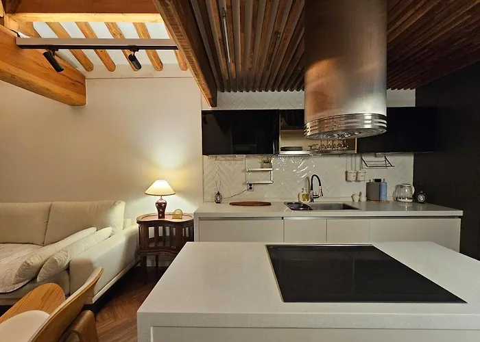 度假居 Jongno Hanok Family 3 2 Bathrooms Dongmyo Ddp Urban Relaxation Gyeongbokgung Palace Modern Hanok Spacious Deck Free Luggage Storage